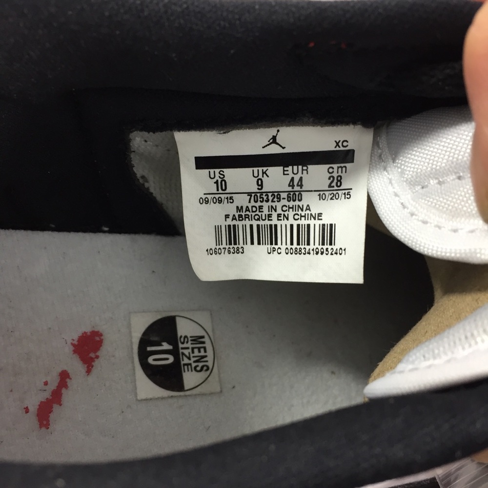SOLD***Air Jordan 1 Retro Chicago (2016) - Picture 6 of 7